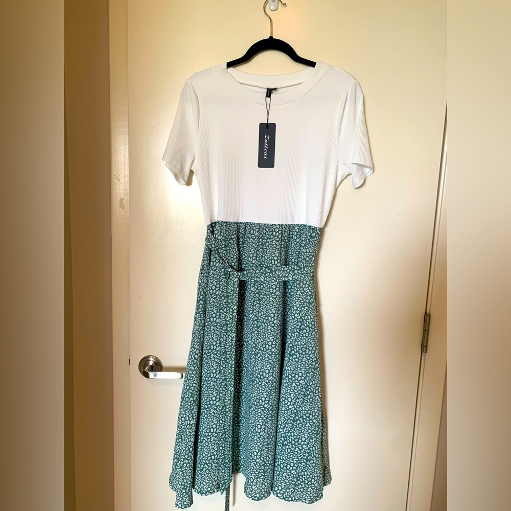 Zattcas Size L two tone swing dress